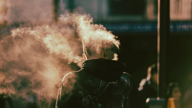 Rūkymas ir vapinimas mokykloje: kaip problema sprendžiama ir ką gali tėvai
